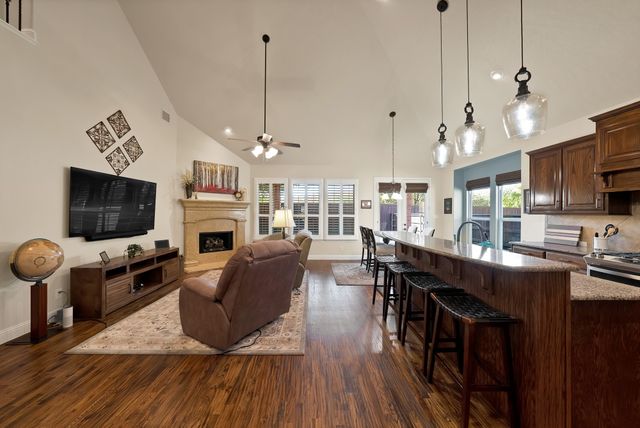 1406 St Tropez Lane, Arlington, TX 76013