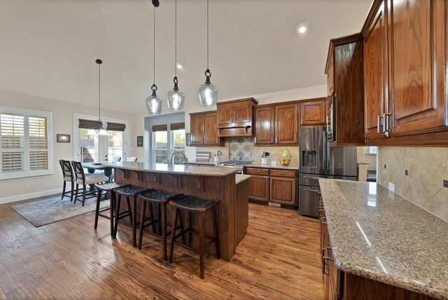 1406 St Tropez Lane, Arlington, TX 76013
