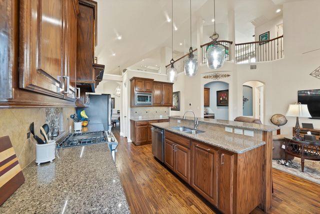 1406 St Tropez Lane, Arlington, TX 76013