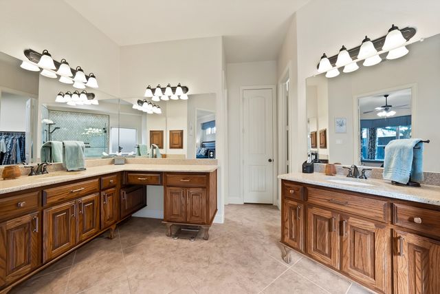 1406 St Tropez Lane, Arlington, TX 76013