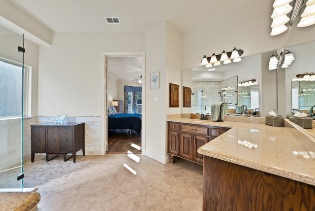 1406 St Tropez Lane, Arlington, TX 76013