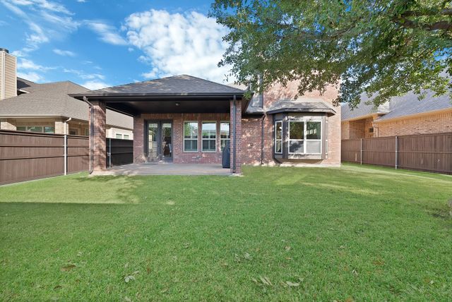 1406 St Tropez Lane, Arlington, TX 76013