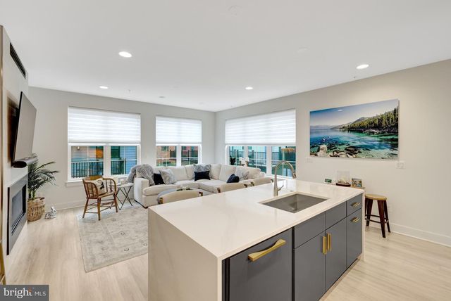 11236 FARADAY PARK DR, Reston, VA 20190