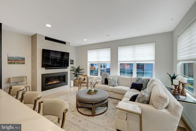 11236 FARADAY PARK DR, Reston, VA 20190