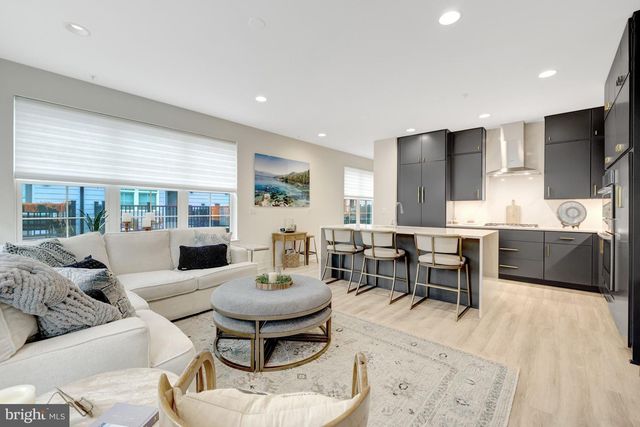 11236 FARADAY PARK DR, Reston, VA 20190