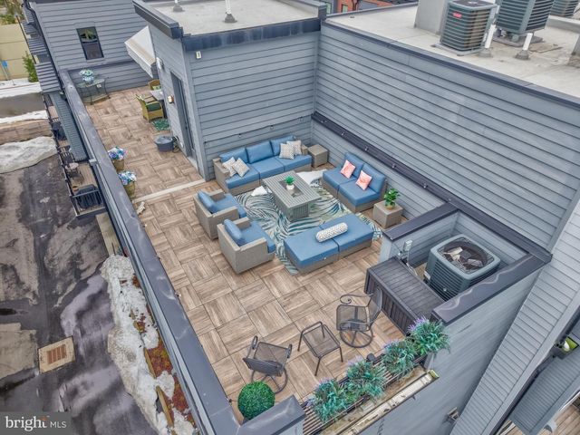 11236 FARADAY PARK DR, Reston, VA 20190