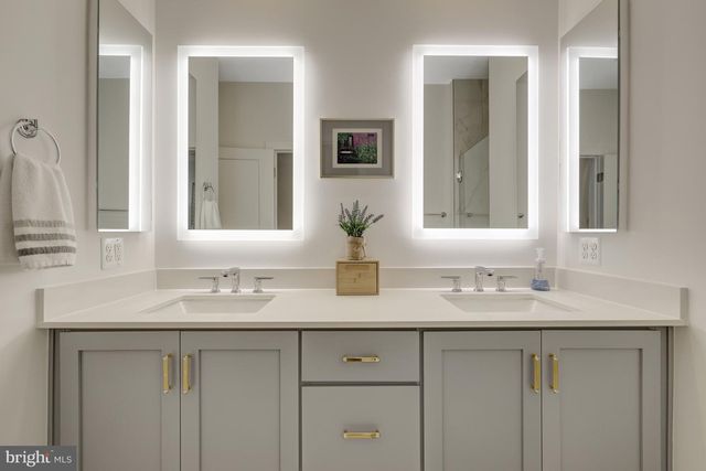 11236 FARADAY PARK DR, Reston, VA 20190