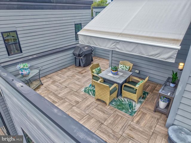 11236 FARADAY PARK DR, Reston, VA 20190