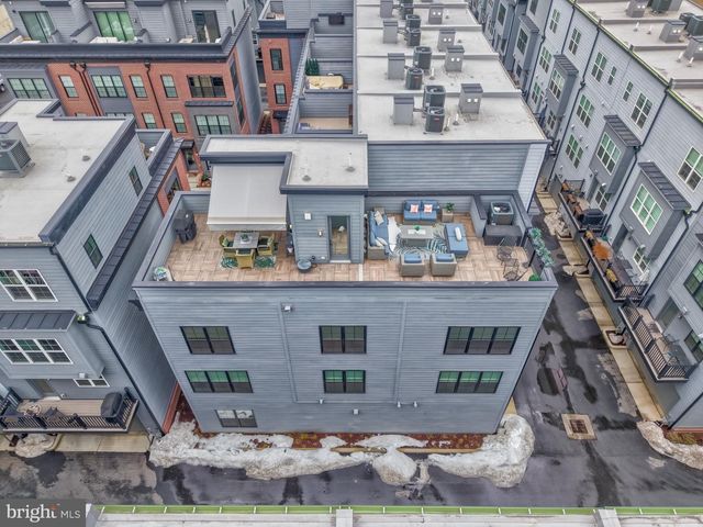 11236 FARADAY PARK DR, Reston, VA 20190