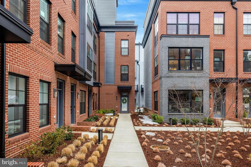 11236 FARADAY PARK DR, Reston, VA 20190