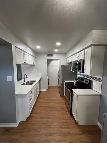 3511 Alpine CIR 2, Austin, TX 78704