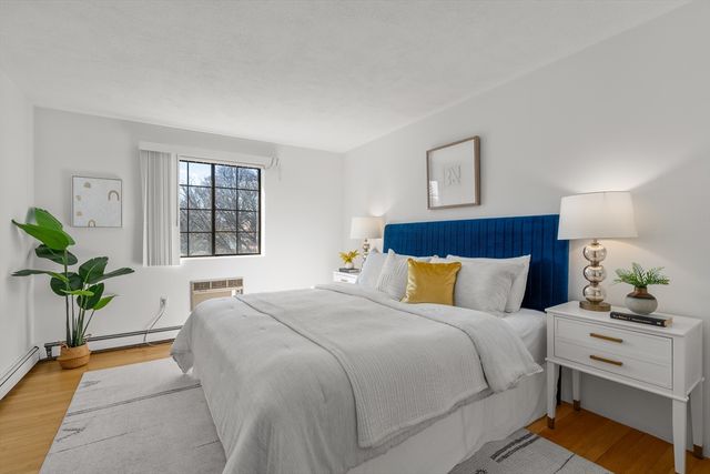 655 Saw Mill Brook Pkwy 9, Newton, MA 02459