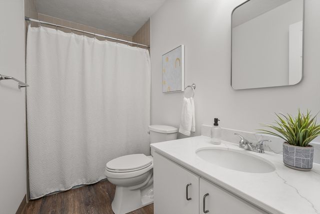 655 Saw Mill Brook Pkwy 9, Newton, MA 02459