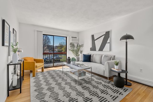 655 Saw Mill Brook Pkwy 9, Newton, MA 02459