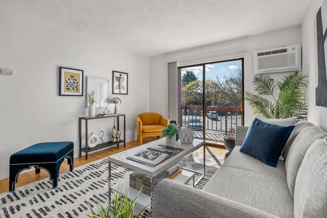 655 Saw Mill Brook Pkwy 9, Newton, MA 02459