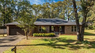 8 Beaconsfield Court, Sherwood, AR 72120