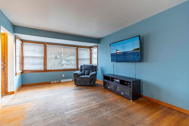 3931 Clough Avenue, Highland, IN 46322