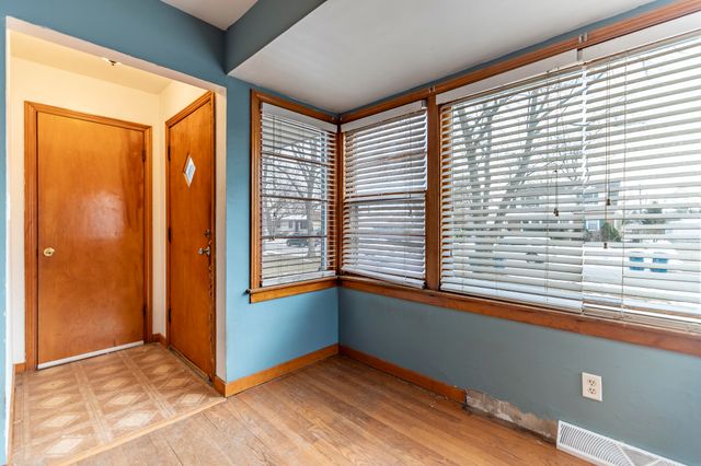 3931 Clough Avenue, Highland, IN 46322