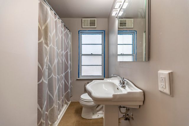 3931 Clough Avenue, Highland, IN 46322