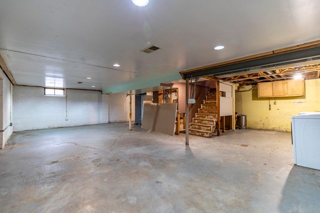 3931 Clough Avenue, Highland, IN 46322