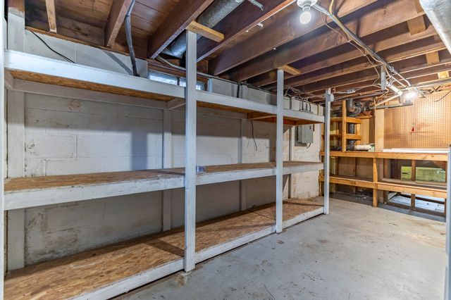 3931 Clough Avenue, Highland, IN 46322