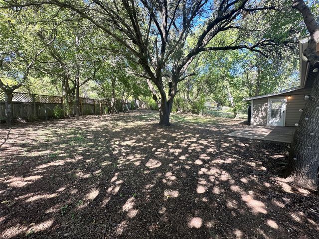 1222 S Lamar Street, Weatherford, TX 76086