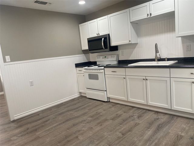 1222 S Lamar Street, Weatherford, TX 76086