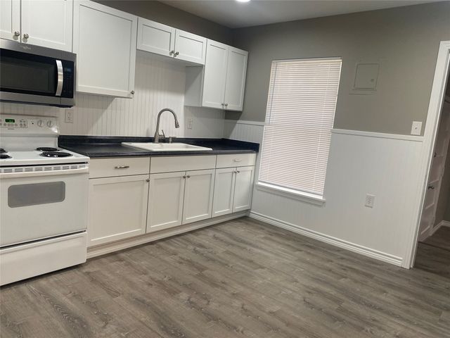 1222 S Lamar Street, Weatherford, TX 76086