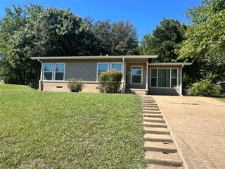 1222 S Lamar Street, Weatherford, TX 76086