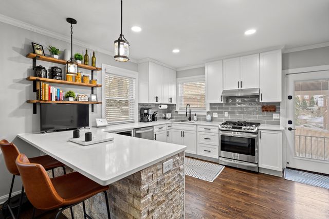 104 Bonnie Leslie Avenue, Bellevue, KY 41073