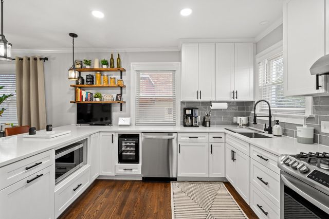 104 Bonnie Leslie Avenue, Bellevue, KY 41073