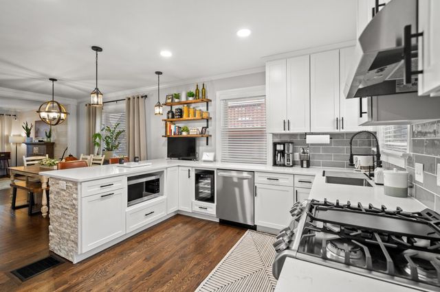 104 Bonnie Leslie Avenue, Bellevue, KY 41073