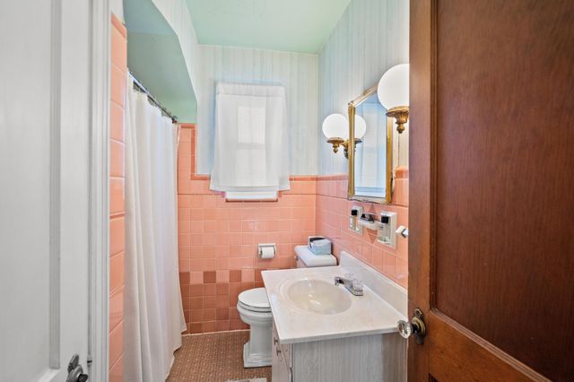 104 Bonnie Leslie Avenue, Bellevue, KY 41073