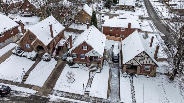 104 Bonnie Leslie Avenue, Bellevue, KY 41073