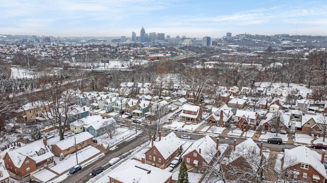 104 Bonnie Leslie Avenue, Bellevue, KY 41073