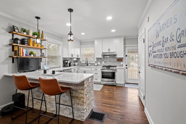 104 Bonnie Leslie Avenue, Bellevue, KY 41073