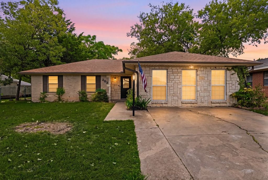 203 Evelyn Street, Desoto, TX 75115 — exterior