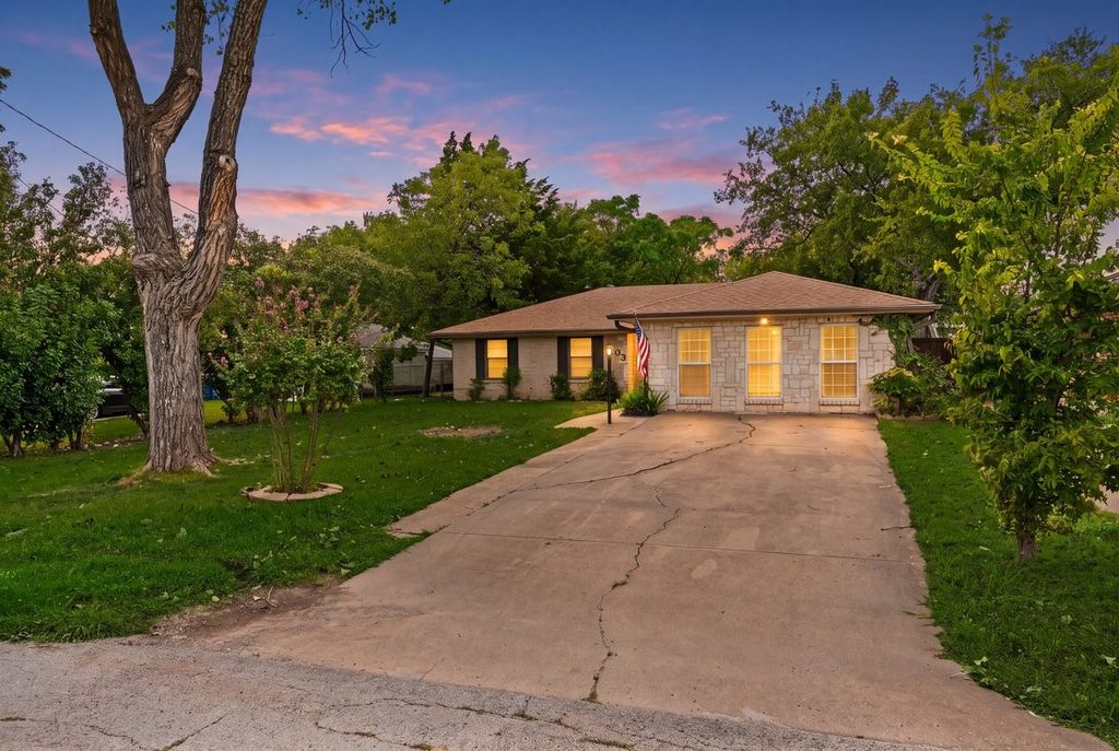 203 Evelyn Street, Desoto, TX 75115 — photo 2