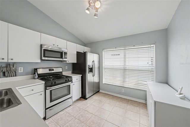 5214 CREEKMORE LANE, Tampa, FL 33624