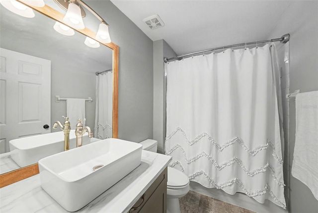 5214 CREEKMORE LANE, Tampa, FL 33624