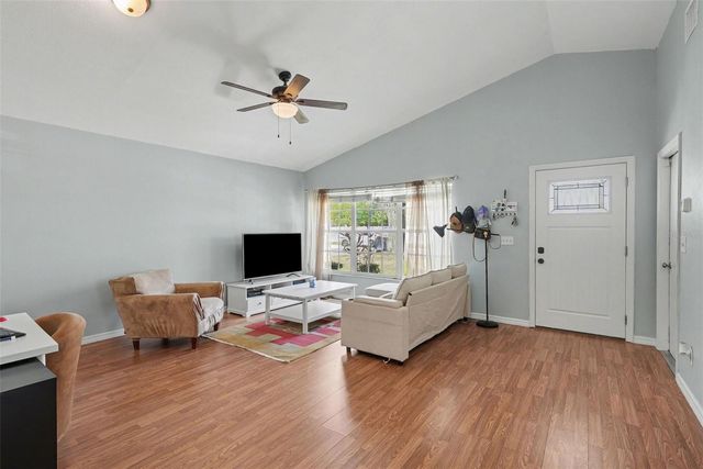 5214 CREEKMORE LANE, Tampa, FL 33624