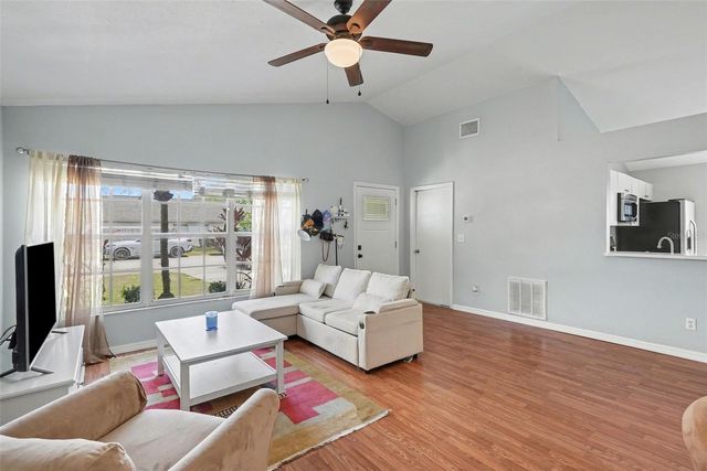 5214 CREEKMORE LANE, Tampa, FL 33624