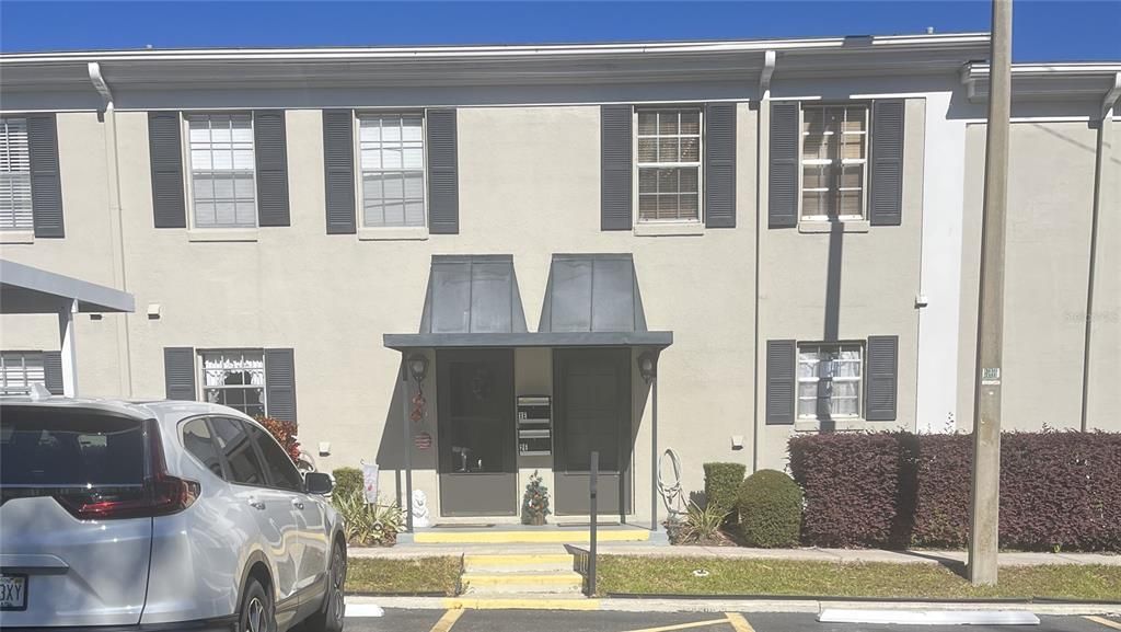 689 LAKE HOWARD DRIVE NW 1E, Winter Haven, FL 33880