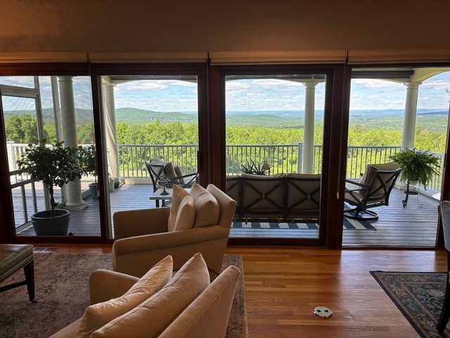 164 Hovey Rd, Monson, MA 01057