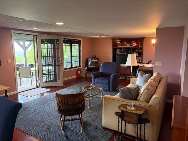 164 Hovey Rd, Monson, MA 01057