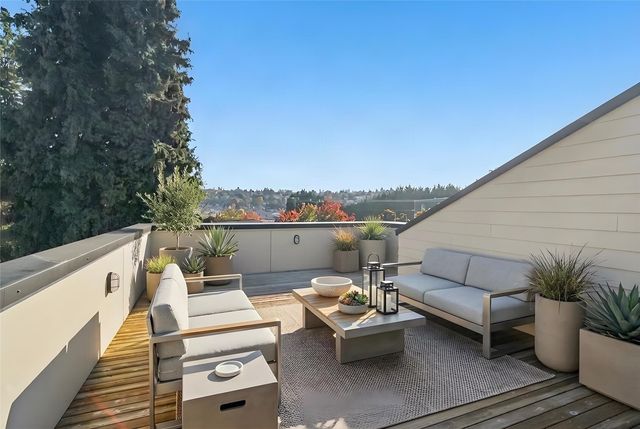 4220 6th Avenue NW, Seattle, WA 98107
