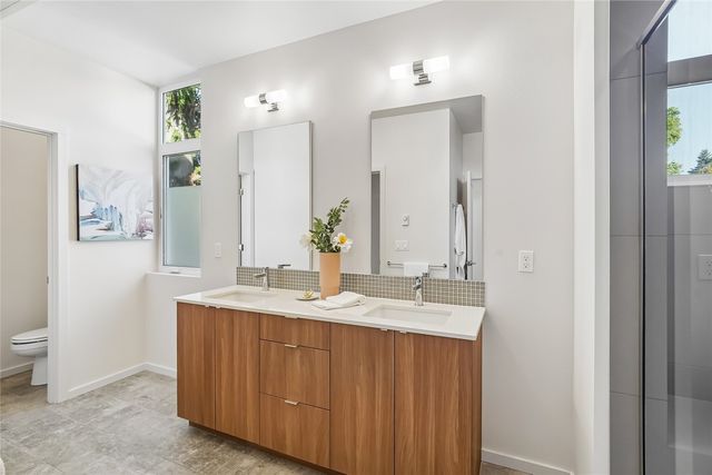 4220 6th Avenue NW, Seattle, WA 98107