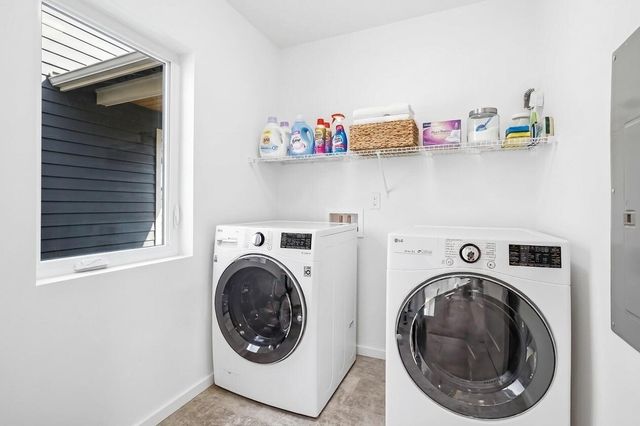 4220 6th Avenue NW, Seattle, WA 98107