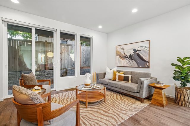 4220 6th Avenue NW, Seattle, WA 98107