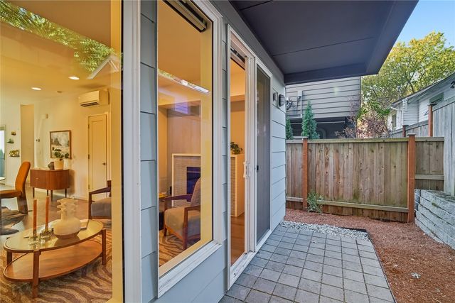 4220 6th Avenue NW, Seattle, WA 98107